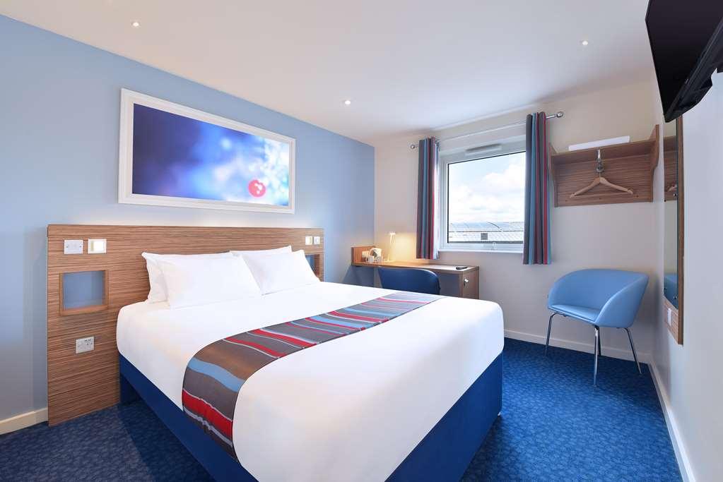 Travelodge Карфіллі Номер фото