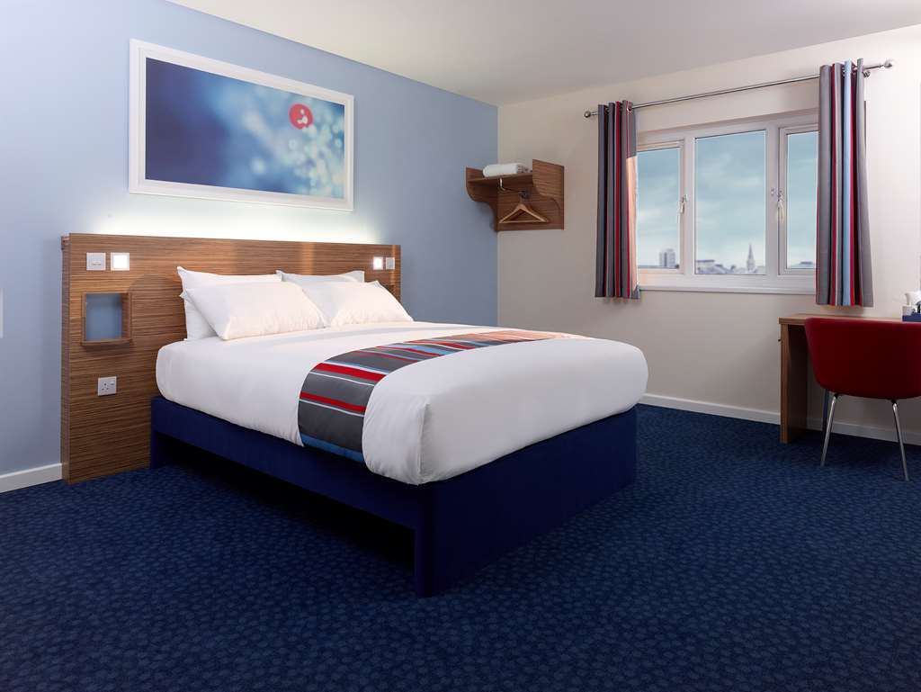 Travelodge Карфіллі Номер фото