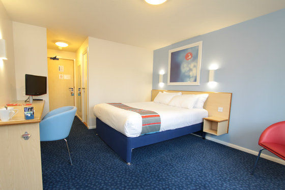 Travelodge Карфіллі Номер фото